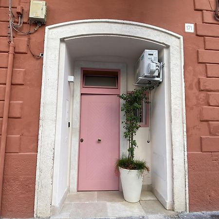 Quiet And Stylish - Bari City Center, Minutes To Station Exterior foto