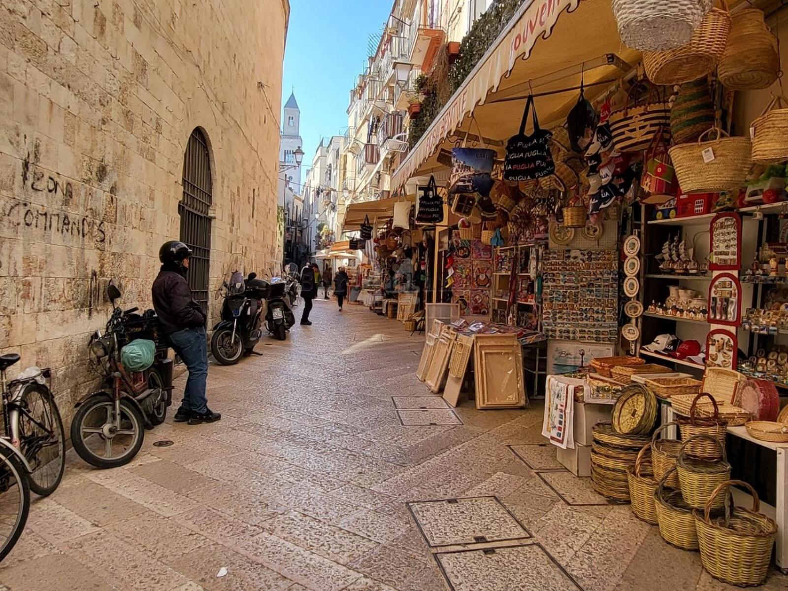 Quiet And Stylish - Bari City Center, Minutes To Station Exterior foto